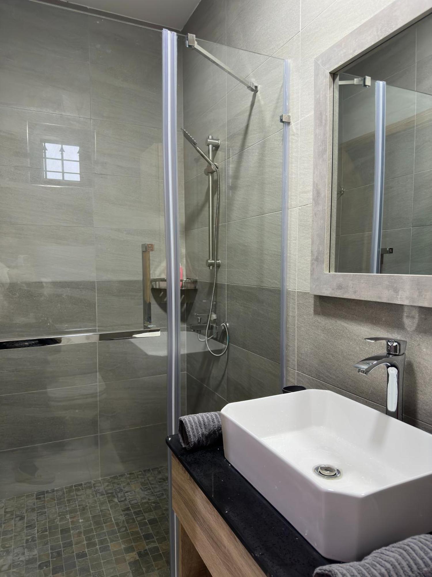 Seasand-Entire Luxury 3 Bd Condo - Close To Beach Flic en Flac Bagian luar foto
